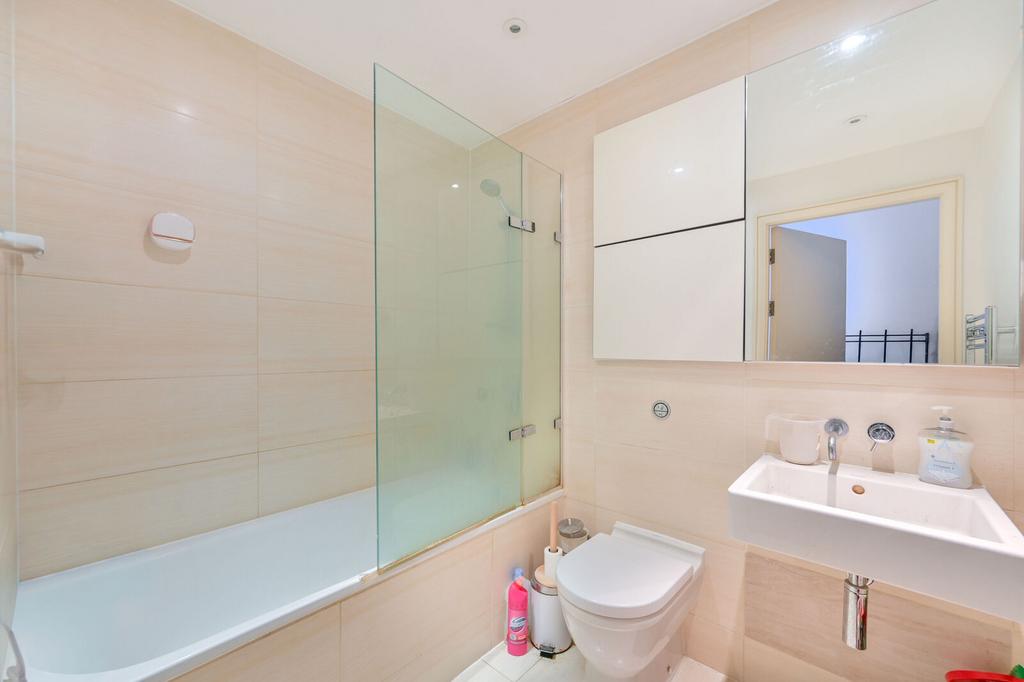 Apartment in Wembley - View 3