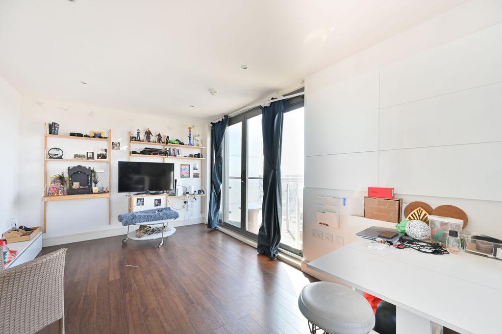 Apartment in Wembley - View 4