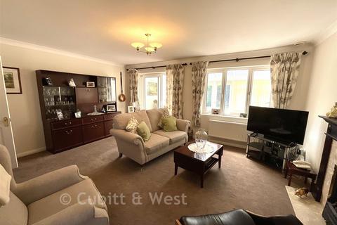 3 bedroom detached house for sale, Windsor Drive, Rustington BN16