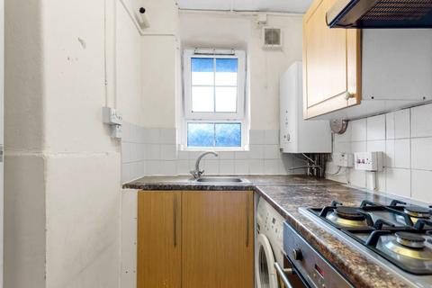 2 bedroom flat for sale, Pembury Road, London, E5