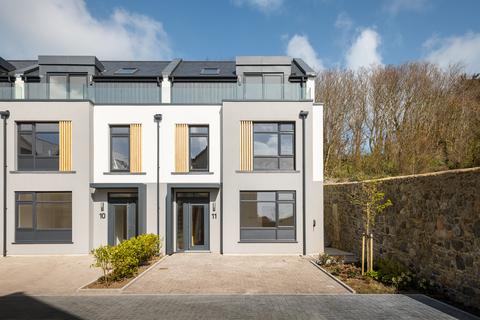 3 bedroom end of terrace house for sale, Rue de Bas Courtils, St. Sampson, Guernsey