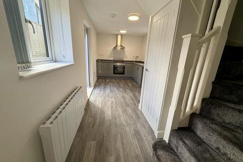 1 bedroom semi-detached house to rent, Crescent Road, Hugglescote, Coalville, LE67