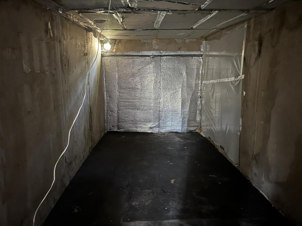 Rear Garage