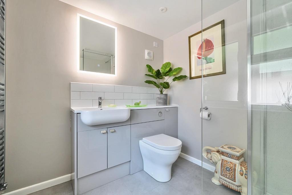 Shower Room.jpg