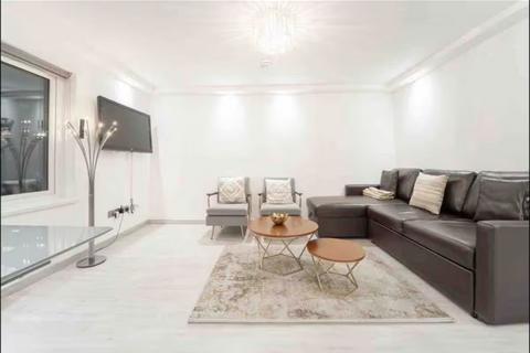 3 bedroom apartment to rent, Endell Street