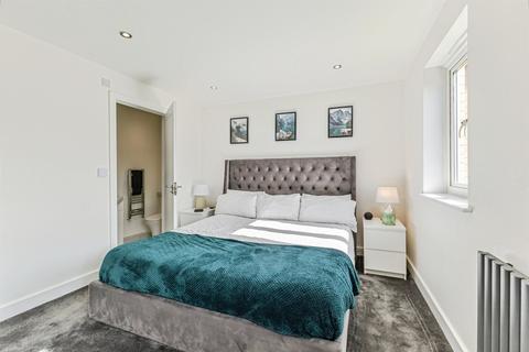 4 bedroom terraced house for sale, Brook View, Grange Park, Northampton