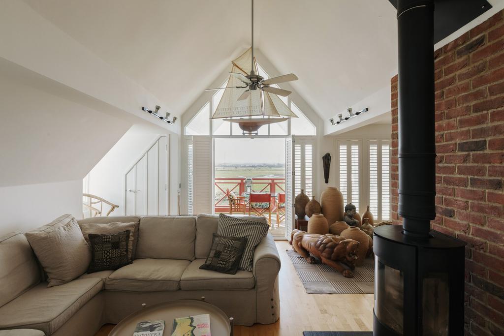 333718 - RF-SAIL-LOFT-CONYER-009.jpg