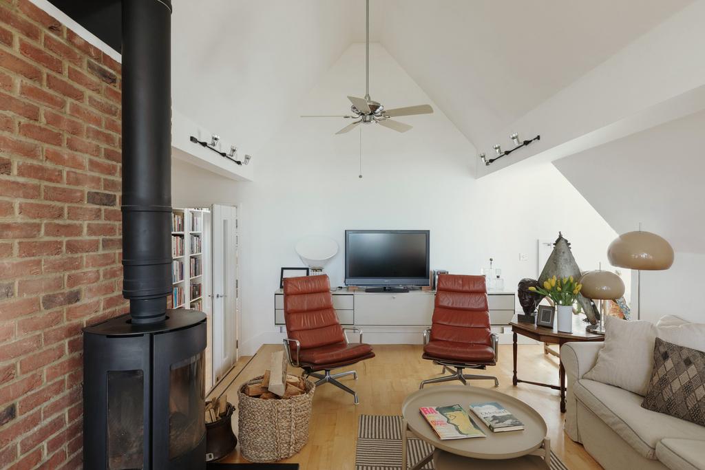 333721 - RF-SAIL-LOFT-CONYER-012.jpg