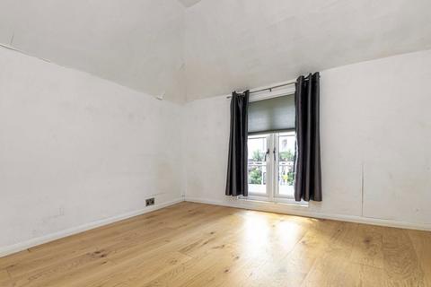 undefined, Staines Road, Twickenham TW2