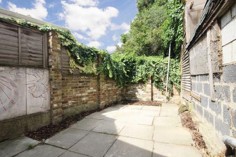 undefined, Staines Road, Twickenham TW2
