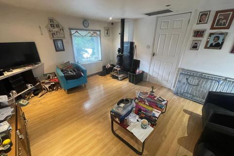 2 bedroom flat for sale, Dodworth Road, Barnsley S70