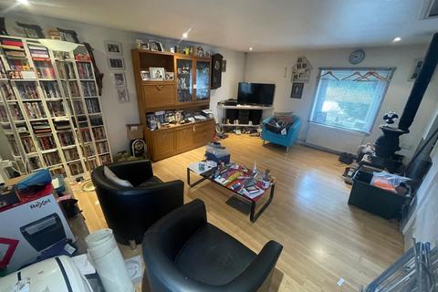 2 bedroom flat for sale, Dodworth Road, Barnsley S70