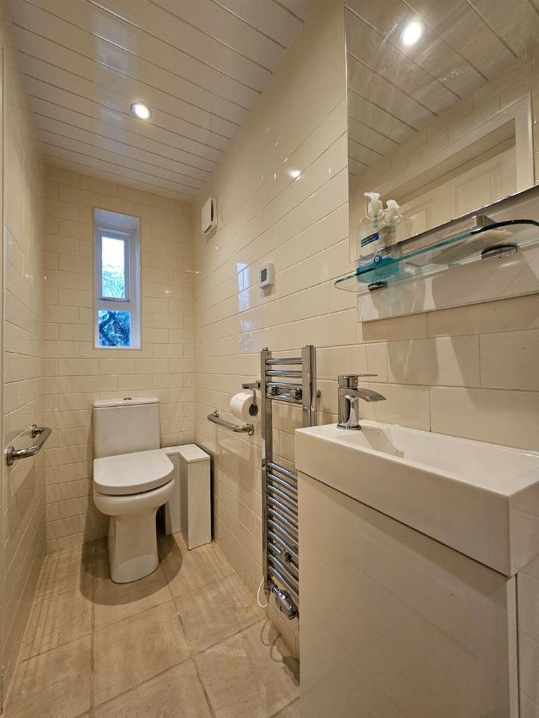GF Shower / WC