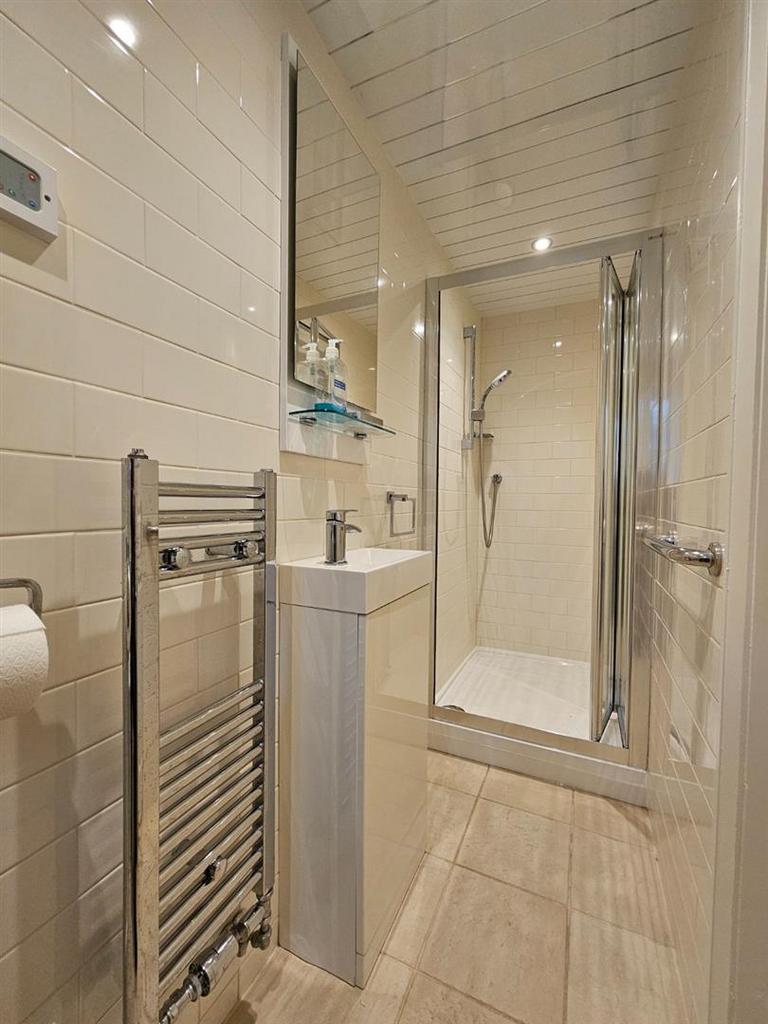 GF Shower / WC