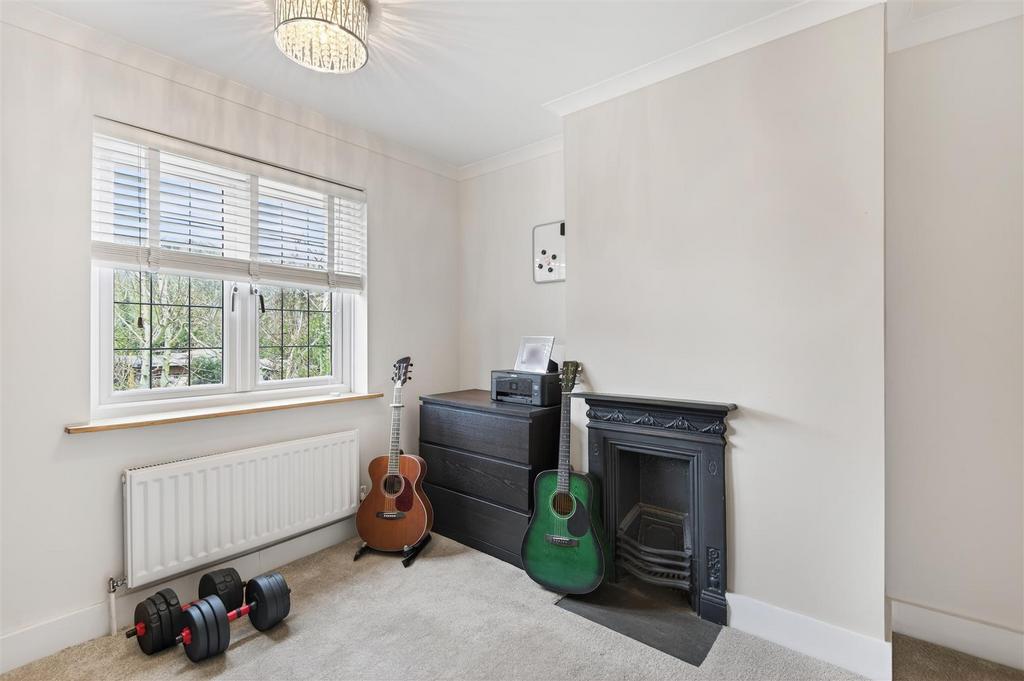 8684128-interior13.jpg