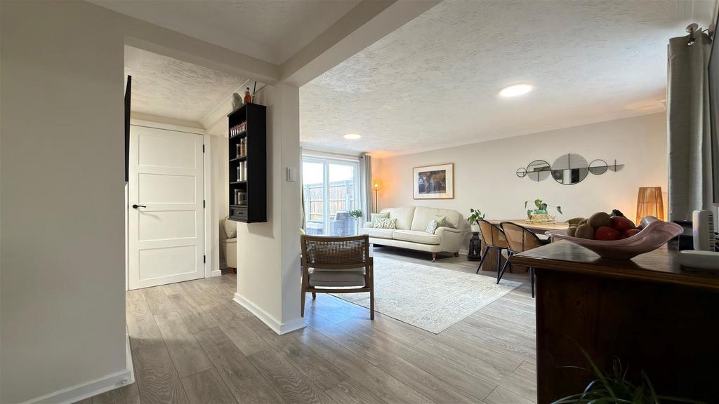 Livingroom.jpg