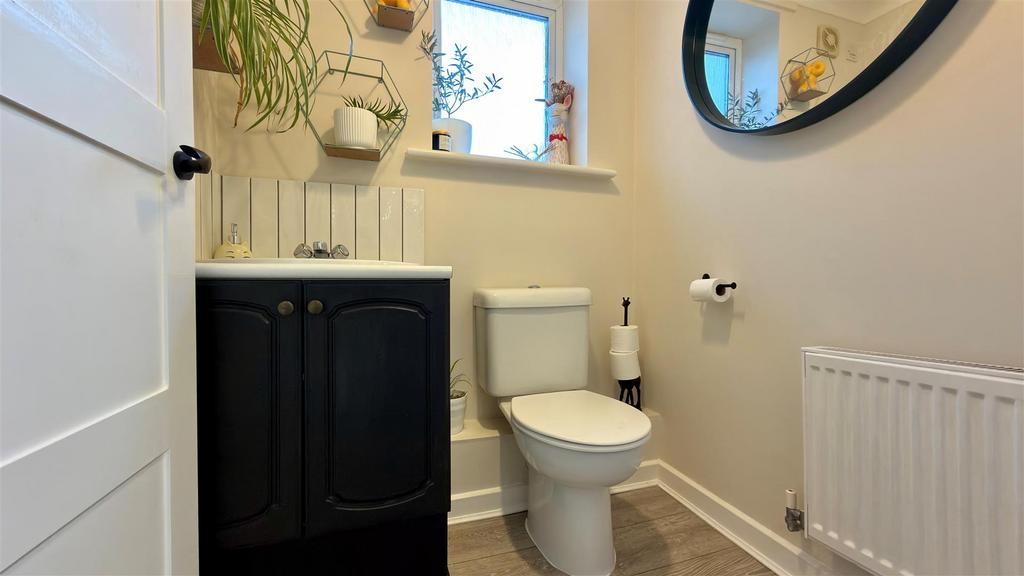 Toilet.jpg