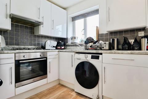 2 bedroom ground floor flat for sale, Deemuir Square, Cardiff