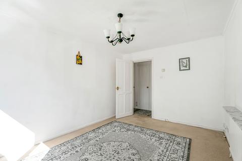 2 bedroom flat for sale, St Johns Well Court, Berkhamsted, HP4