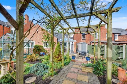 4 bedroom detached bungalow for sale, Oakfield Road, Stapleford, Nottingham