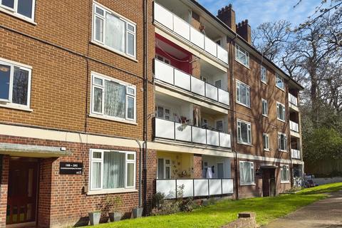 Commonwealth Way, London SE2