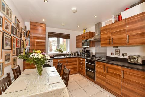 2 bedroom ground floor flat for sale, 10 Scott Road, Tonbridge TN9