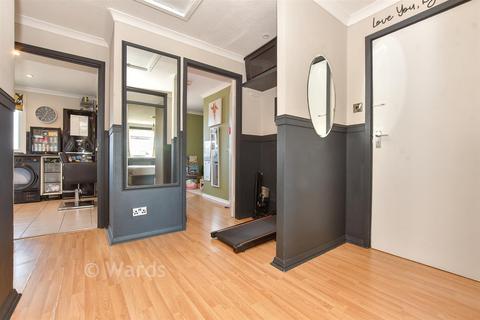 2 bedroom maisonette for sale, Owen Square, Deal CT14