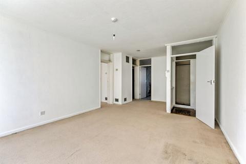 1 bedroom ground floor flat for sale, Cliftonville Court, Northampton