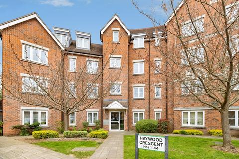 2 bedroom flat for sale, Haywood Crescent, Watford