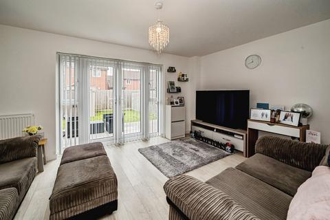 3 bedroom semi-detached house for sale, Pippin Road, AYLESBURY