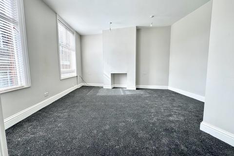 2 bedroom apartment to rent, Queen Victoria Street, Macclesfield, SK11