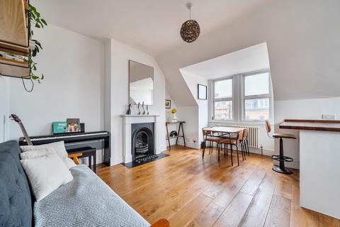 2 bedroom flat for sale, Albany Road, Stroud Green, London, N4