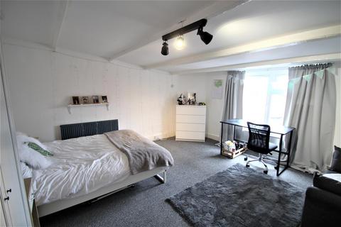 undefined, Manor Drive, Hyde Park, Leeds, LS6 1DD