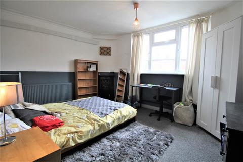 undefined, Manor Drive, Hyde Park, Leeds, LS6 1DD