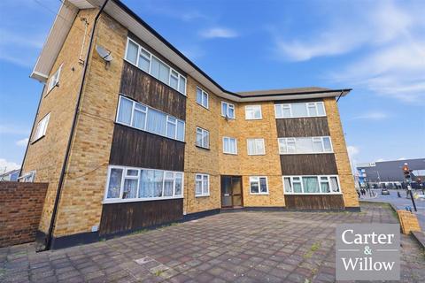 2 bedroom apartment for sale, Foxlands Court,, 545 Rainham Road South, Essex