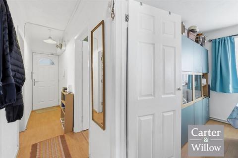 2 bedroom apartment for sale, Foxlands Court,, 545 Rainham Road South, Essex