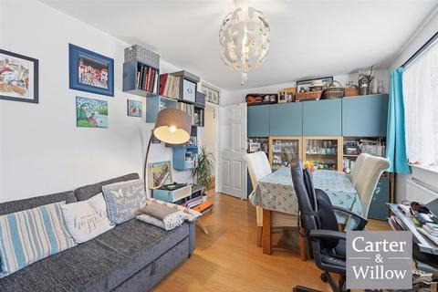 2 bedroom apartment for sale, Foxlands Court,, 545 Rainham Road South, Essex