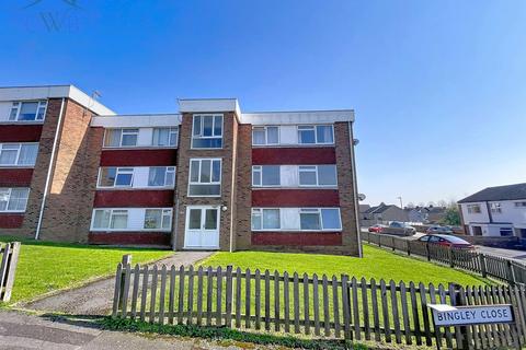 2 bedroom flat for sale, Bingley Close, Snodland, ME6
