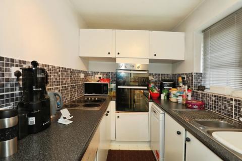 1 bedroom flat for sale, Harrowby Drive, Newcastle, Staffordshire, ST5
