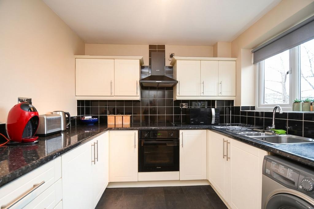 Apartment in Salford - View 3
