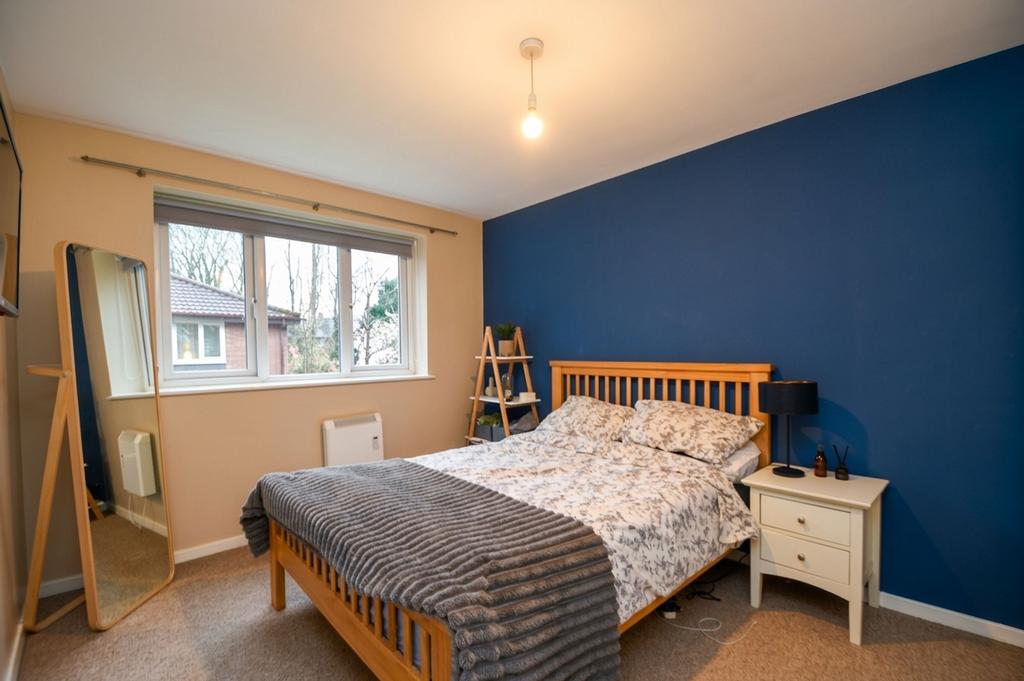 Apartment in Salford - View 4