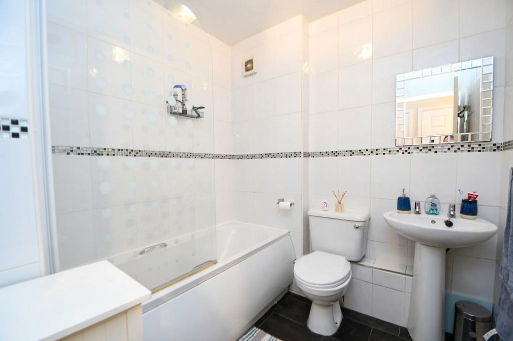 Apartment in Salford - More