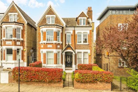 2 bedroom flat to rent, Nightingale Lane, London SW12