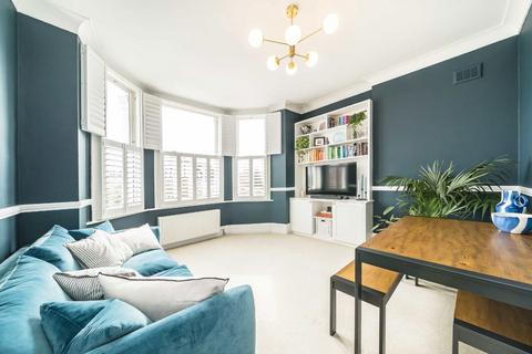 2 bedroom flat to rent, Nightingale Lane, London SW12