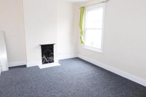 2 bedroom terraced house to rent, Clifton Road, Leicester, LE2