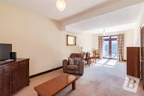 2 bedroom end of terrace house for sale, Winterbourne Road, Dagenham RM8