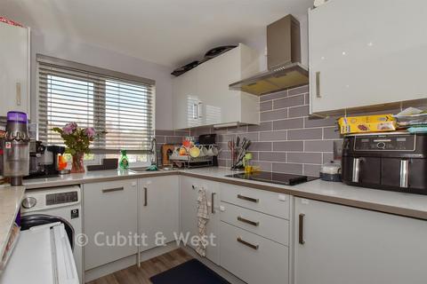 undefined, Lismore Crescent, Crawley RH11