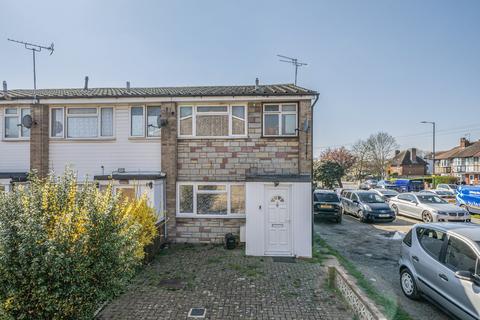 2 bedroom end of terrace house for sale, Eastcote Lane, Harrow, HA2