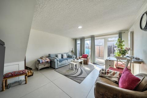 2 bedroom end of terrace house for sale, Eastcote Lane, Harrow, HA2