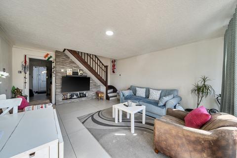 2 bedroom end of terrace house for sale, Eastcote Lane, Harrow, HA2